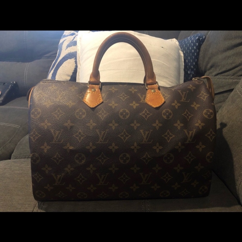 Louis Vuitton Monogram Speedy 35